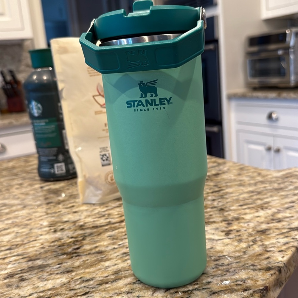 VGUC Stanley 30oz